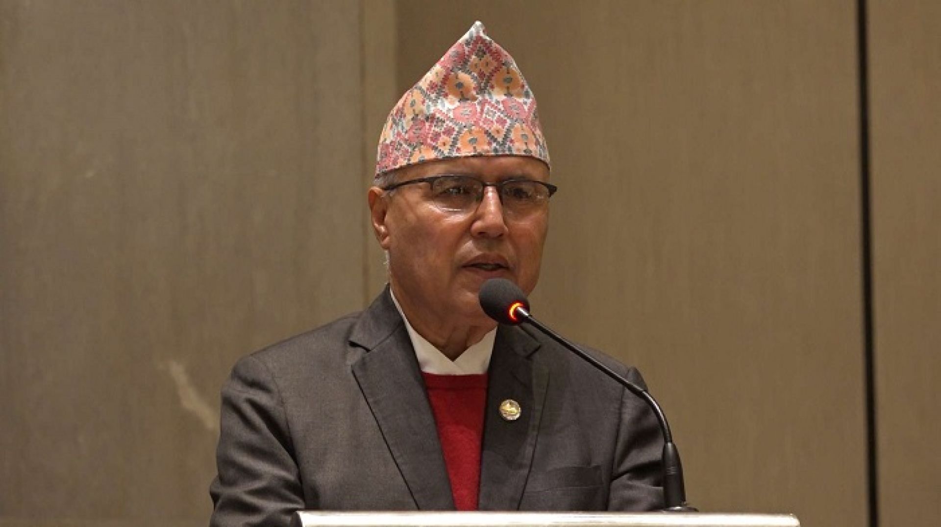 हानिकारक वस्तुहरुको प्रवेशलाई न्यून गर्न नीति आवश्यक: अर्थमन्त्री